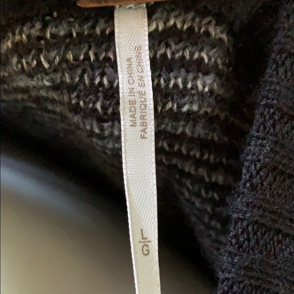 Gently loved Sweater by Free People Loose sleaves - Picture 6 of 8